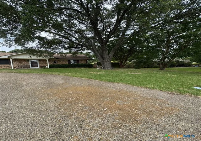 Photo 3 of Single family home for sale at 636 E Kempner St, Mabank, TX 75147 | MLS# 614879 | Listing updated on 2026-09-01