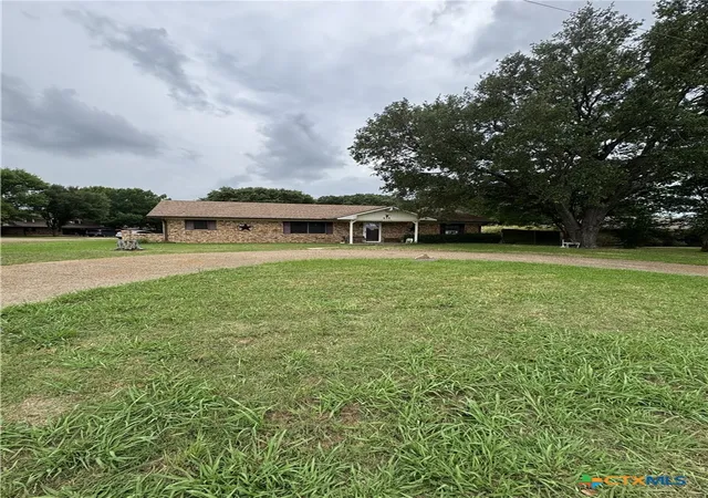 Photo 4 of Single family home for sale at 636 E Kempner St, Mabank, TX 75147 | MLS# 614879 | Listing updated on 2026-09-01