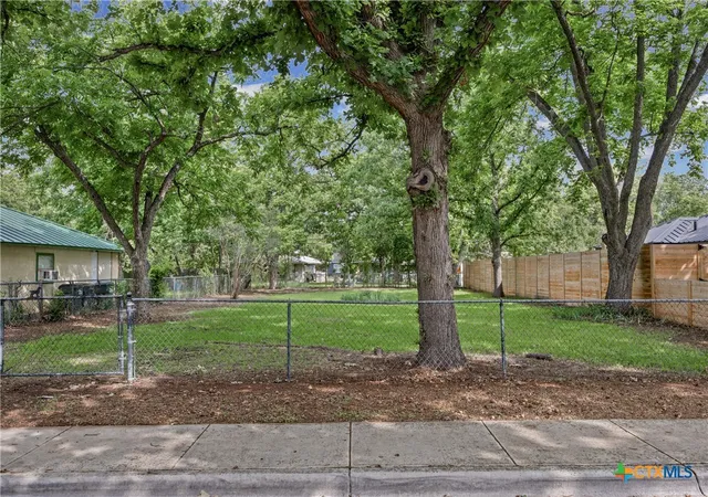 Photo 3 of Land for sale at 943 Field St, San Marcos, TX 78666 | MLS# 614948 | Listing updated on 2026-08-19