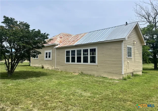 Photo 2 of House for sale at 1312 Fm 581 Hwy, Lometa, TX 76853 | MLS# 615006 | Listing updated on 2026-08-31