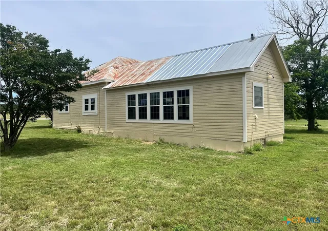 Photo 3 of House for sale at 1312 Fm 581 Hwy, Lometa, TX 76853 | MLS# 615006 | Listing updated on 2026-08-31