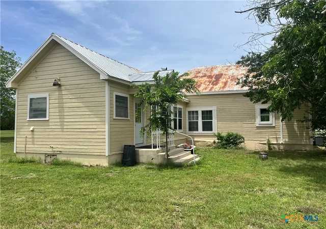 Photo 4 of House for sale at 1312 Fm 581 Hwy, Lometa, TX 76853 | MLS# 615006 | Listing updated on 2026-08-31
