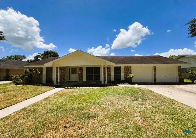 Photo 1 of Single family home for sale at 111 Yorkshire Ln, Victoria, TX 77904 | MLS# 614811 | Listing updated on 2026-08-13