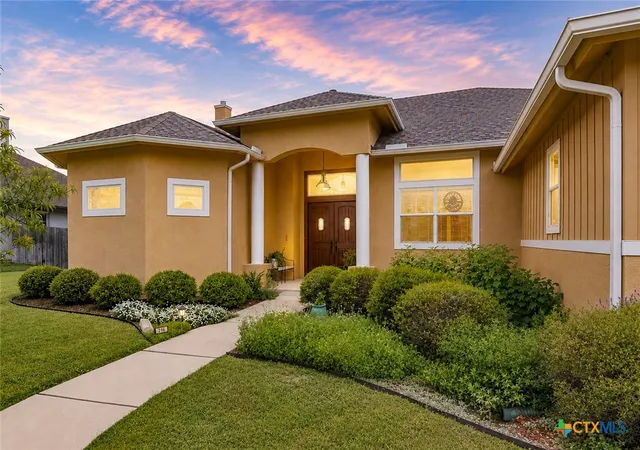 Single family home for sale at 216 River Park Dr, New Braunfels, TX 78130 | MLS# 614987