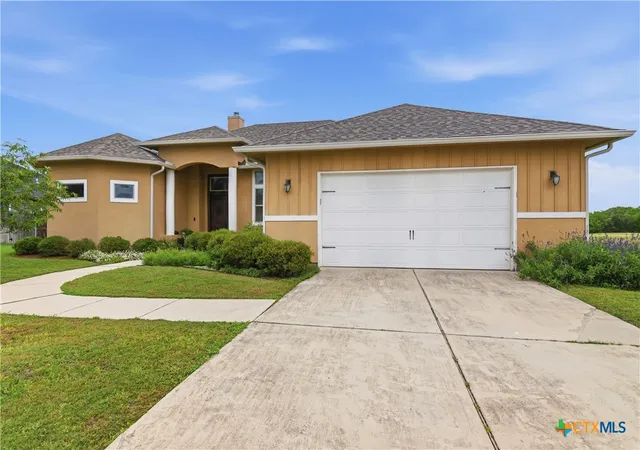 Photo 3 of Single family home for sale at 216 River Park Dr, New Braunfels, TX 78130 | MLS# 614987 | Listing updated on 2026-10-06