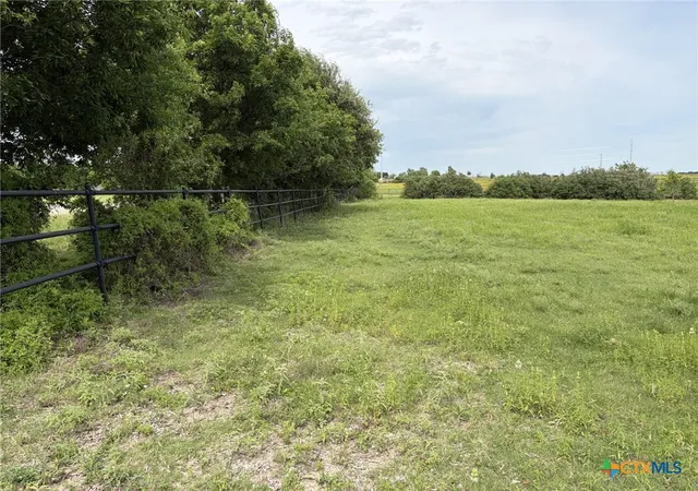 Photo 2 of Sale Pending at 1250 County Rd 141, Georgetown, TX 78626 | MLS# 615064 | Listing updated on 2026-08-05