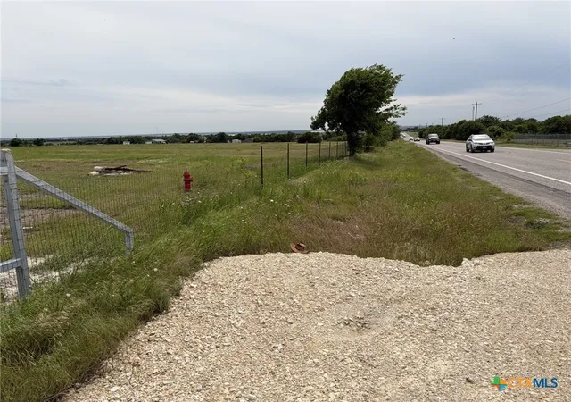Photo 4 of Sale Pending at 1250 County Rd 141, Georgetown, TX 78626 | MLS# 615064 | Listing updated on 2026-08-05
