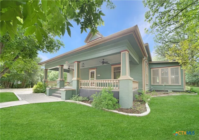 Photo 3 of Single family home for sale at 1222 W Hopkins St, San Marcos, TX 78666 | MLS# 615076 | Listing updated on 2026-08-06