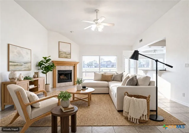 Photo 3 of Single family home for sale at 408 Spyglass St, Meadowlakes, TX 78654 | MLS# 615324 | Listing updated on 2026-09-07