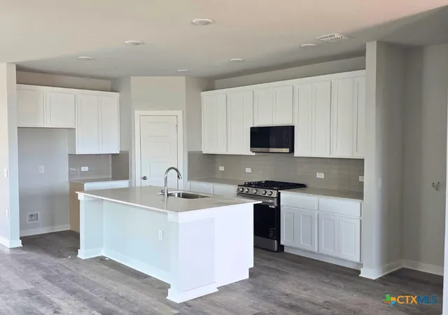 Photo 4 of Single family home for sale at 10929 Tallsalt Dr, Manor, TX 78653 | MLS# 615463 | Listing updated on 2026-09-29