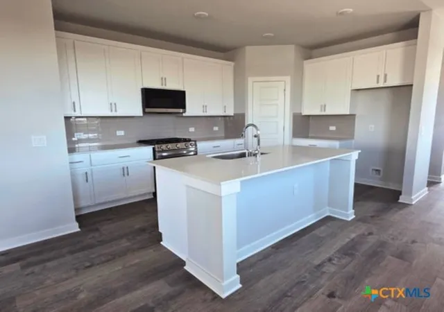 Photo 3 of Single family home for sale at 10941 Tallsalt Dr, Manor, TX 78653 | MLS# 615473 | Listing updated on 2026-09-30