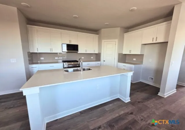 Photo 3 of Single family home for sale at 10941 Tallsalt Dr, Manor, TX 78653 | MLS# 615473 | Listing updated on 2026-09-30