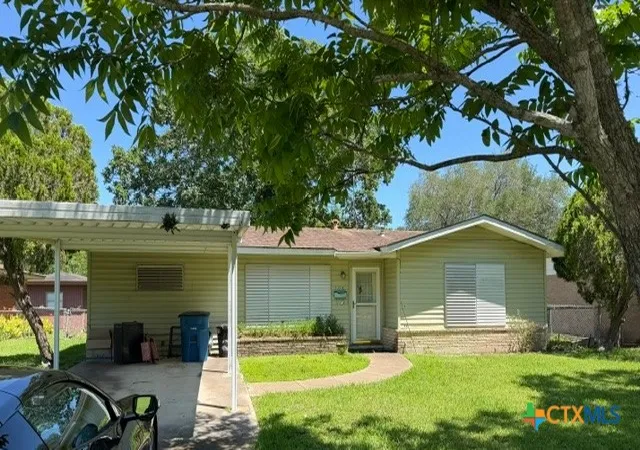Photo 1 of Sale Pending at 208 Bowie St, Port Lavaca, TX 77979 | MLS# 613773 | Listing updated on 2026-08-20