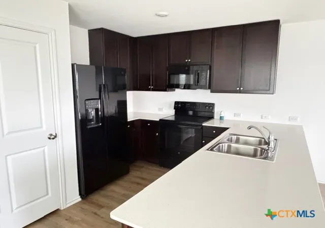 Photo 3 of Single family home for sale at 460 Marty Allen Loop, Jarrell, TX 76537 | MLS# 615875 | Listing updated on 2026-09-04