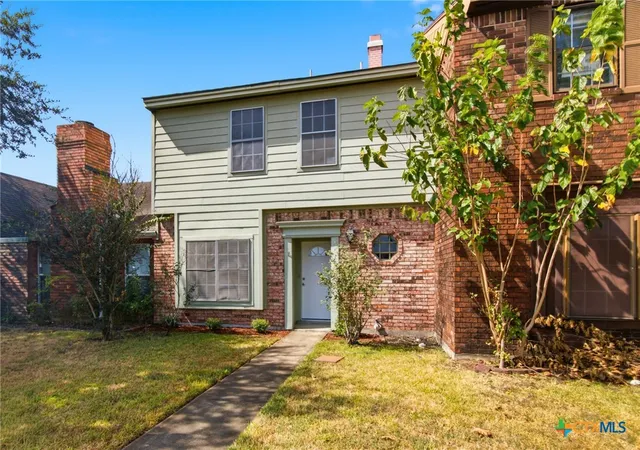 Photo 2 of Townhouse for sale at 3 Northshire St, Victoria, TX 77904 | MLS# 615800 | Listing updated on 2026-09-08