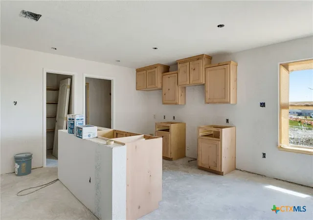 Photo 3 of Sale Pending at 129 Reed Henry Dr, Copperas Cove, TX 76522 | MLS# 615977 | Listing updated on 2026-09-11