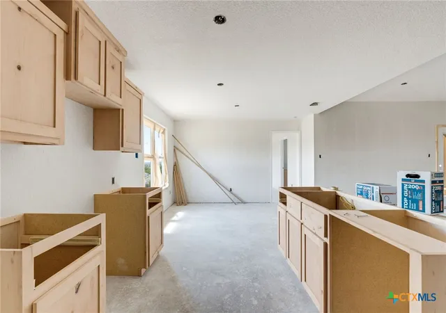 Photo 3 of Sale Pending at 129 Reed Henry Dr, Copperas Cove, TX 76522 | MLS# 615977 | Listing updated on 2026-09-11