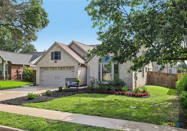Photo 2 of Single family home for sale at 305 Hornbean Ln, Cibolo, TX 78108 | MLS# 615951 | Listing updated on 2026-06-16