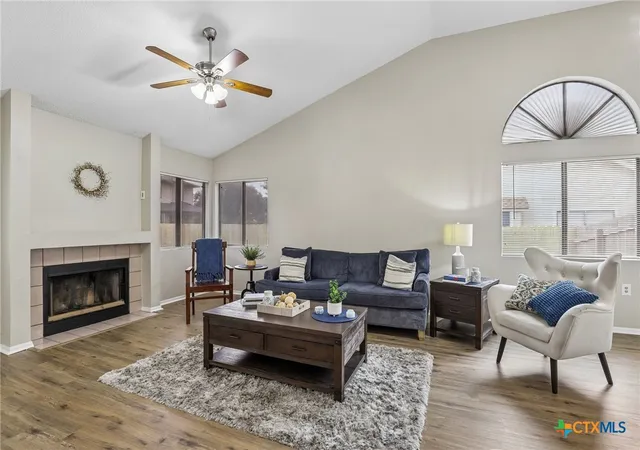 Photo 3 of Single family home for sale at 305 Hornbean Ln, Cibolo, TX 78108 | MLS# 615951 | Listing updated on 2026-06-16
