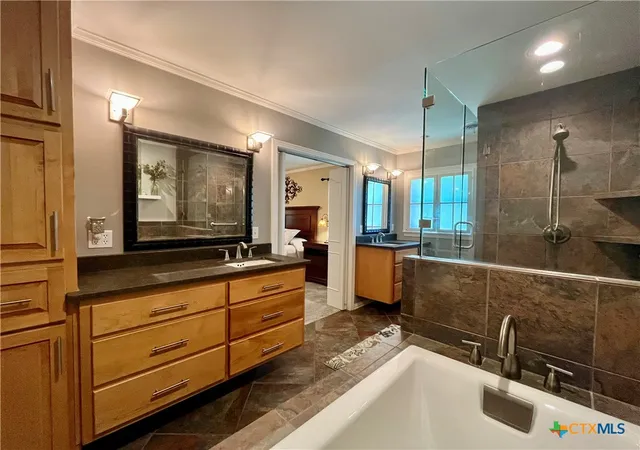 Photo 3 of Single family home for sale at 2000 N 15th Street, Temple, TX 76501 | MLS# 614952 | Listing updated on 2026-09-29