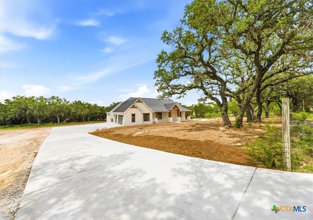 Photo 2 of Single family home for sale at 1744 Crossbow Dr, Canyon Lake, TX 78133 | MLS# 616093 | Listing updated on 2026-09-03