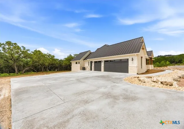 Photo 3 of Single family home for sale at 1744 Crossbow Dr, Canyon Lake, TX 78133 | MLS# 616093 | Listing updated on 2026-09-03