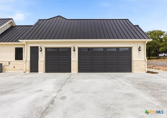 Photo 4 of Single family home for sale at 1744 Crossbow Dr, Canyon Lake, TX 78133 | MLS# 616093 | Listing updated on 2026-09-03
