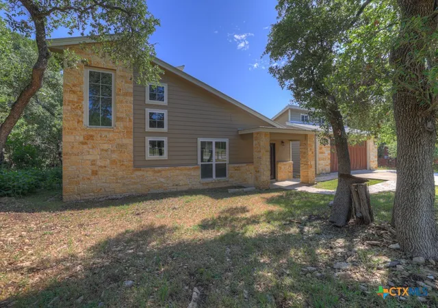 Photo 1 of Sale Pending at 3055 Lakeview Dr, Canyon Lake, TX 78133 | MLS# 615880 | Listing updated on 2026-09-08