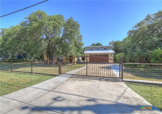 Photo 2 of Sale Pending at 3055 Lakeview Dr, Canyon Lake, TX 78133 | MLS# 615880 | Listing updated on 2026-09-08
