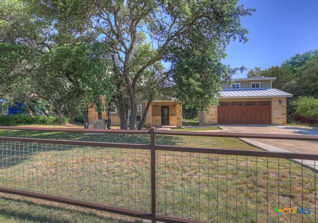Photo 2 of Sale Pending at 3055 Lakeview Dr, Canyon Lake, TX 78133 | MLS# 615880 | Listing updated on 2026-09-08