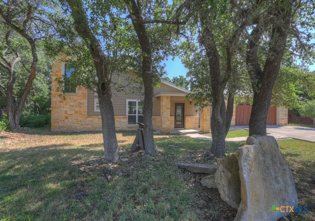 Photo 3 of Sale Pending at 3055 Lakeview Dr, Canyon Lake, TX 78133 | MLS# 615880 | Listing updated on 2026-09-08