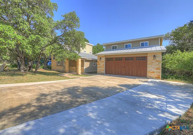Photo 4 of Sale Pending at 3055 Lakeview Dr, Canyon Lake, TX 78133 | MLS# 615880 | Listing updated on 2026-09-08