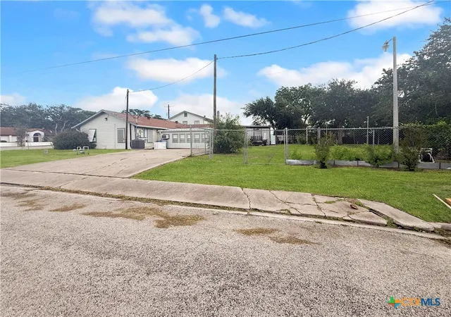 Photo 3 of Condo for sale at 204 E Austin St, Port Lavaca, TX 77979 | MLS# 615994 | Listing updated on 2026-08-24