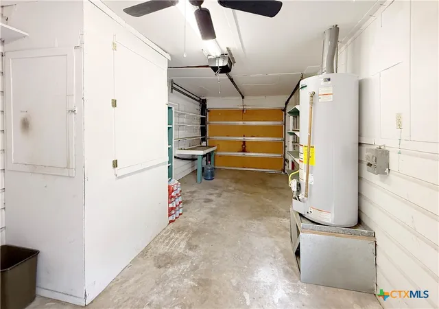 Listing Photo 4 - Condo for sale in building located at 204 E Austin St, Port Lavaca, TX 77979