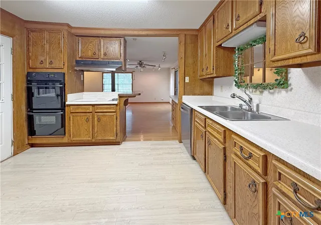 Listing Photo 5 - Condo for sale in building located at 204 E Austin St, Port Lavaca, TX 77979