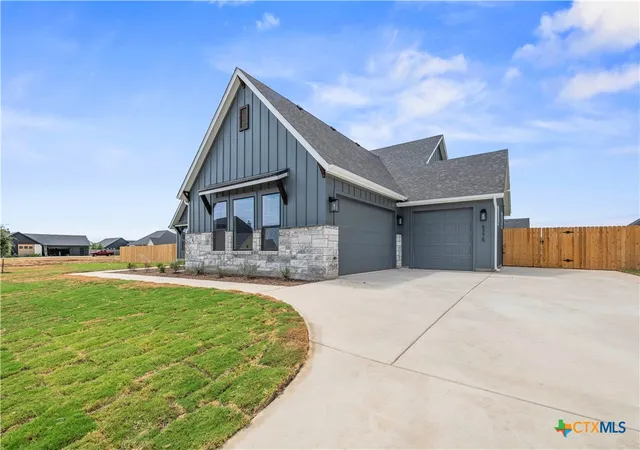Photo 2 of Single family home for sale at 6775 Kings Ml Dr, Salado, TX 76571 | MLS# 615892 | Listing updated on 2026-09-09