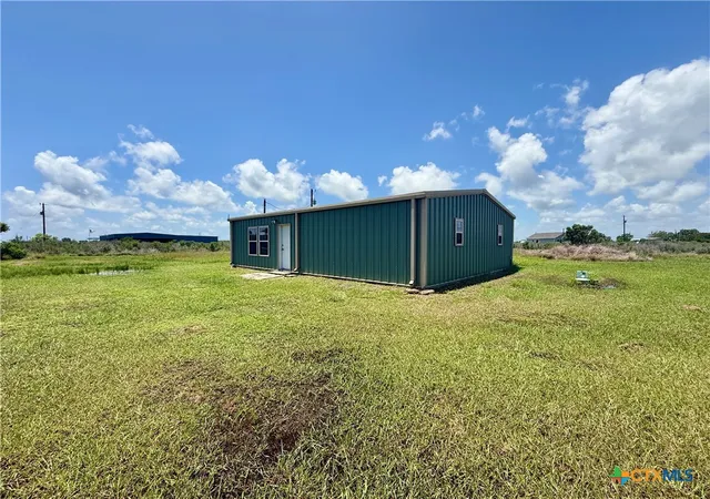 Photo 1 of Single family home for sale at 422 N Quail Run Ave, Port Lavaca, TX 77979 | MLS# 616313 | Listing updated on 2026-08-04