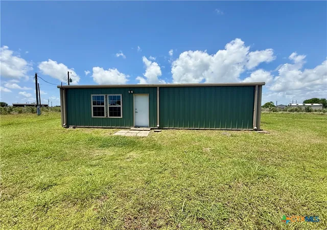 Photo 2 of Single family home for sale at 422 N Quail Run Ave, Port Lavaca, TX 77979 | MLS# 616313 | Listing updated on 2026-08-04