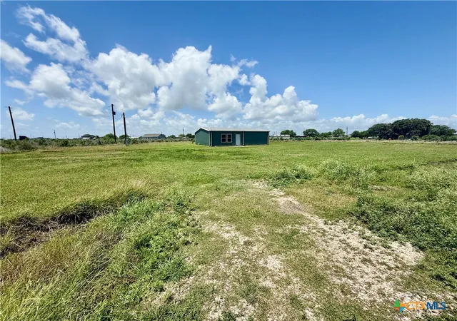 Photo 3 of Single family home for sale at 422 N Quail Run Ave, Port Lavaca, TX 77979 | MLS# 616313 | Listing updated on 2026-08-04