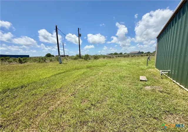 Photo 4 of Single family home for sale at 422 N Quail Run Ave, Port Lavaca, TX 77979 | MLS# 616313 | Listing updated on 2026-08-04