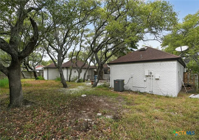 Photo 2 of Sale Pending at 107 Cherry Hills Dr, Rockport, TX 78382 | MLS# 616318 | Listing updated on 2026-08-31