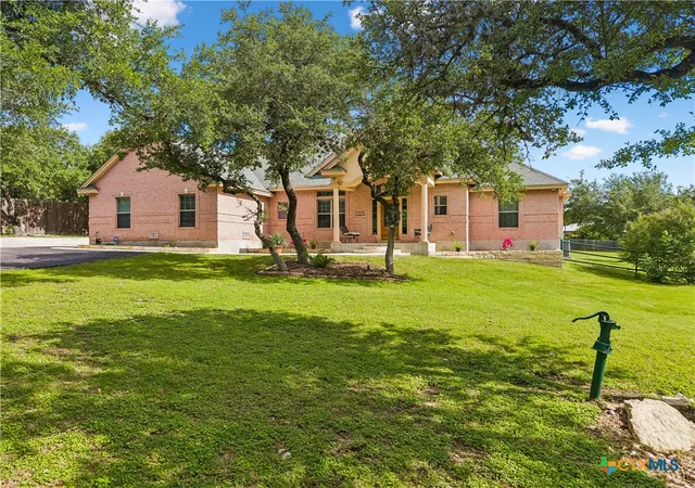 Photo 2 of Single family home for sale at 184 Stockman Cir, Spring Branch, TX 78070 | MLS# 615794 | Listing updated on 2026-08-31
