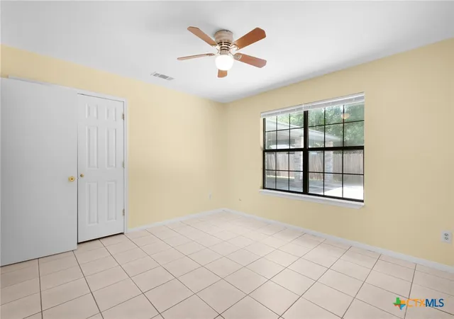 Listing Photo 2 - Condo for sale in building located at 307/309 W 2nd St, Lampasas, TX 76550 - Unit #