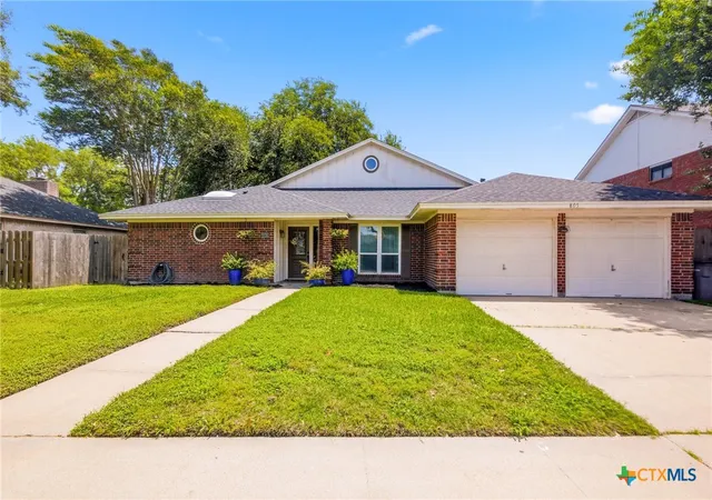 Photo 1 of Single family home for sale at 805 Santa Fe, Victoria, TX 77904 | MLS# 616302 | Listing updated on 2026-09-01