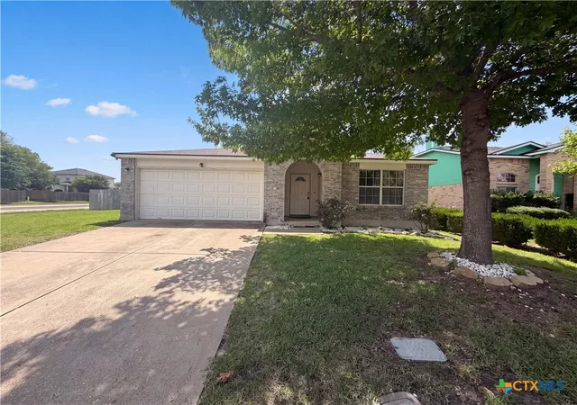 Photo 1 of Sale Pending at 5313 Southern Xing Dr, Temple, TX 76502 | MLS# 616547 | Listing updated on 2026-09-10