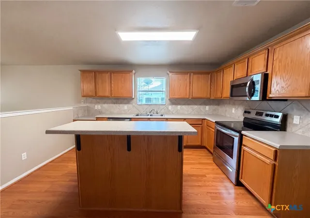 Photo 2 of Sale Pending at 5313 Southern Xing Dr, Temple, TX 76502 | MLS# 616547 | Listing updated on 2026-09-10