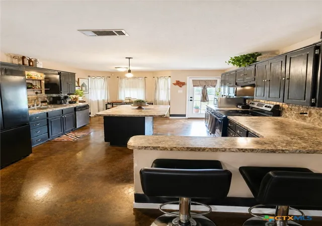 Photo 3 of Sale Pending at 4403 Matt Dr, Killeen, TX 76549 | MLS# 616566 | Listing updated on 2026-09-13