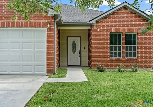 Photo 2 of Single family home for sale at 502 Trent St, Victoria, TX 77905 | MLS# 616603 | Listing updated on 2026-08-28