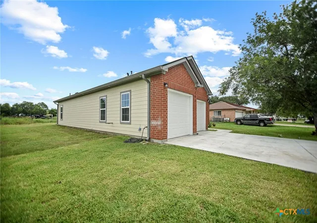 Photo 3 of Single family home for sale at 502 Trent St, Victoria, TX 77905 | MLS# 616603 | Listing updated on 2026-08-28