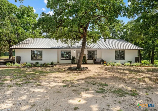 Photo 3 of Single family home for sale at 443 County Rd 316, Jonesboro, TX 76538 | MLS# 616616 | Listing updated on 2026-09-01